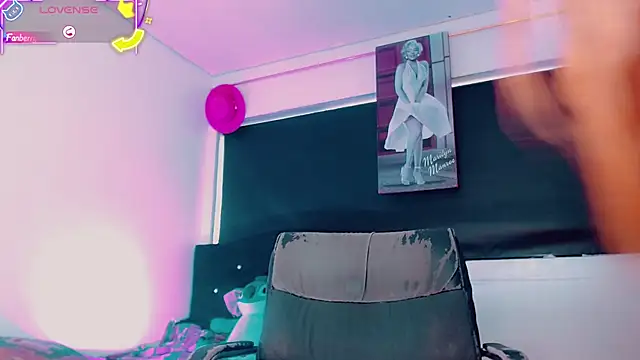 Kendall_hornyy webcam