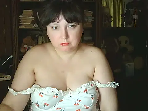 CarrieQPeach webcam