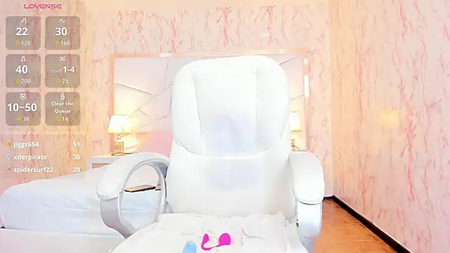 Emily_Whinfre webcam