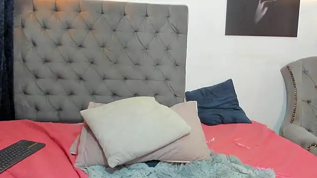 nahiroby_ebony webcam