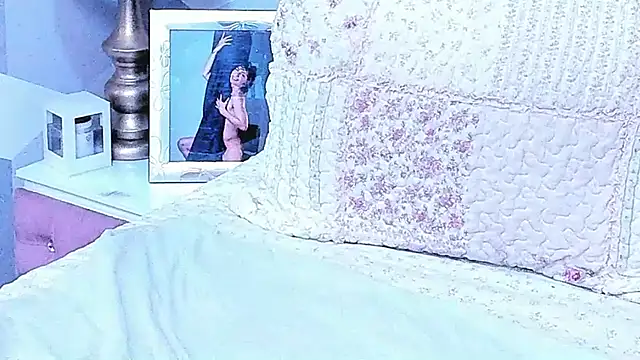 KylieMonnett webcam