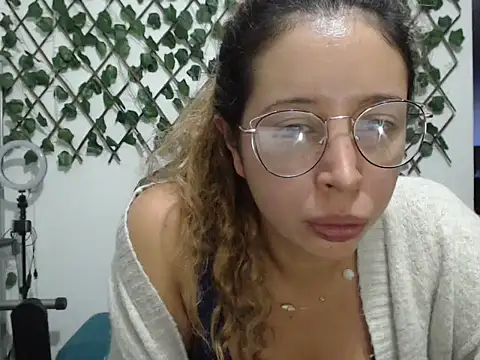 jeiana4u - Jeiana4u's free webcam - UK Sex Cams