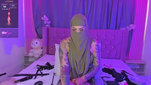 Nayla-Mouna webcam