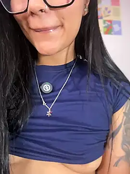 AlannaDollx webcam