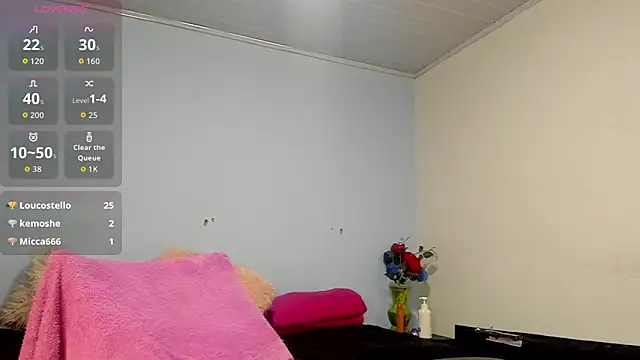 kaylaMinov_ webcam