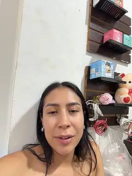 pregnant_sofii18 (F young) - Show delicius my tits and rub nipples