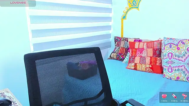 LadyNahir webcam