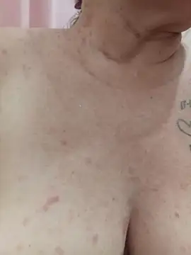 CheekySnowQueen_69 webcam