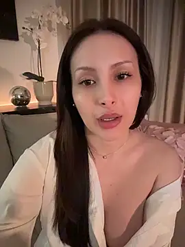 MiaaMoreno webcam