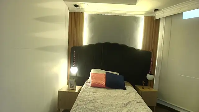 liamonroee_ - LiaMonroee_'s free webcam - UK Sex Cams