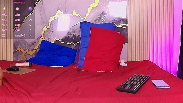 Zoe_aitanaa webcam
