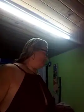 momismilf544 webcam