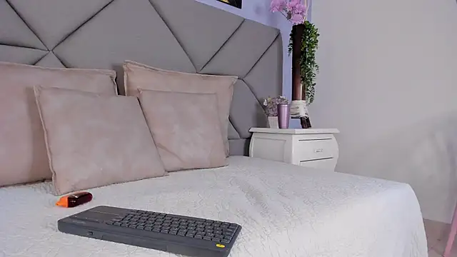 Elliot_Walker webcam