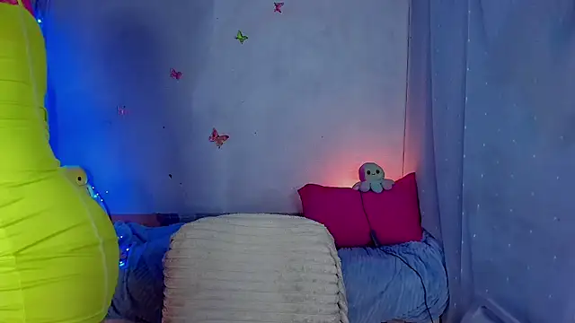 YourLizzyDoll webcam