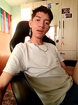 heyy_noah11 webcam