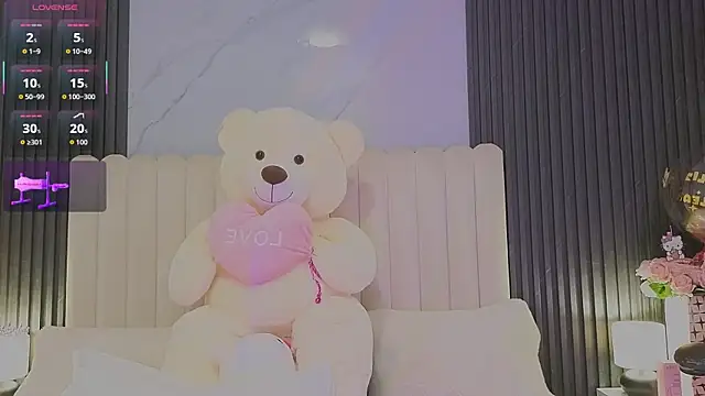 Madiee_Rhea webcam