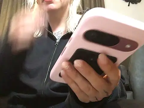 sarah_sky_official webcam