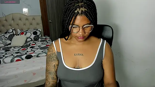 ZahraRose webcam