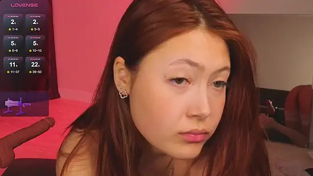 GoddamnSheSoHot webcam
