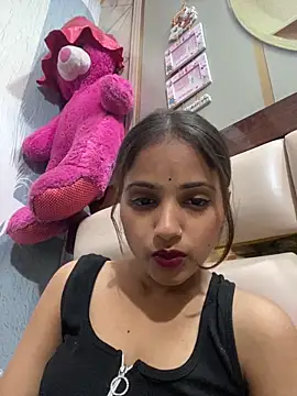 Naina11100 webcam