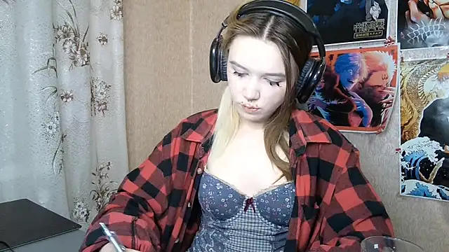 MilaTyan webcam