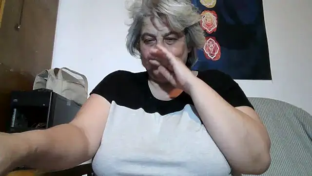 ExquisiteMature webcam