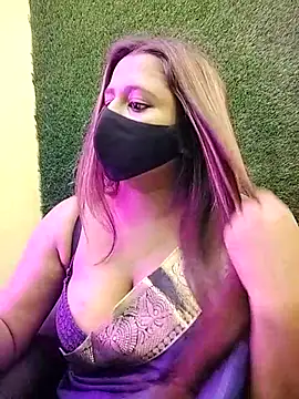 Webcam Model (LoveLy-Soneya)  is live.Free join now!