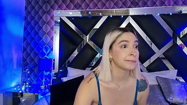 victoriaa_lee_ webcam