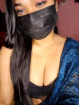 Webcam Model (ariya-03) is live