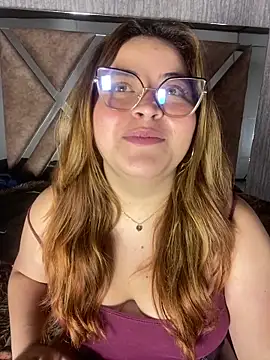ZoeBennett_Pink webcam