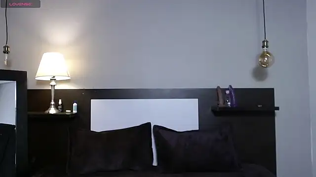 Liiamthompson webcam