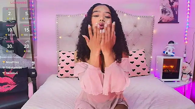 Naom_star87 webcam