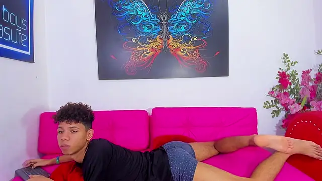 Spicy_guys webcam