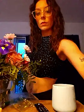LilyOrion webcam