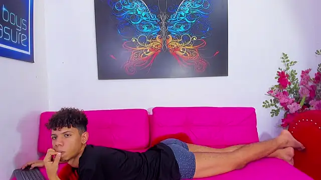 Spicy_guys webcam