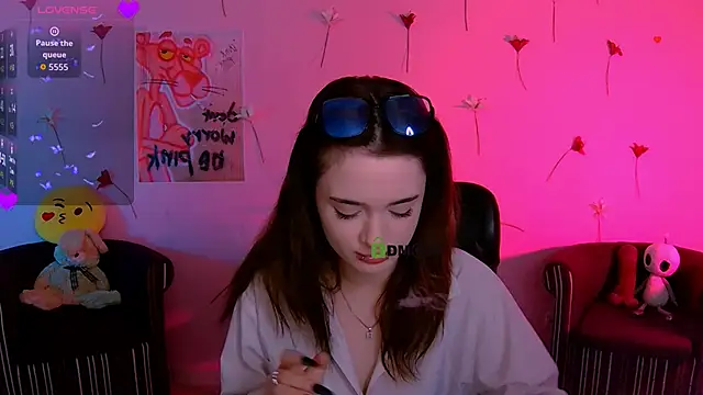 liana_kisses webcam