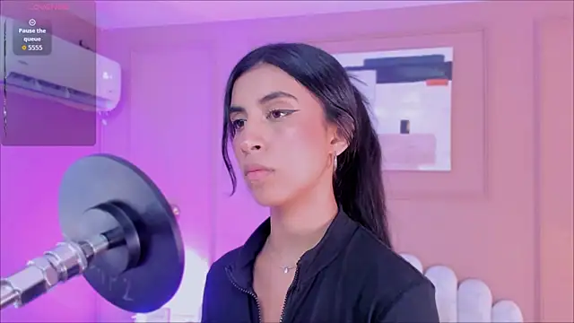 zia_cooper webcam