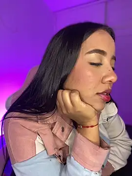 Webcam Model (_PRETTYANGEL_)  is live.Free join now!