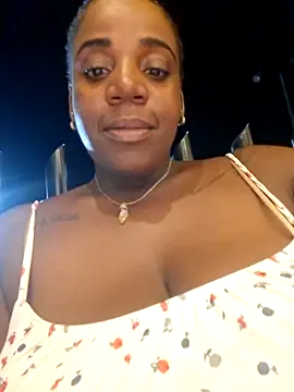 Adrilovechocolate webcam