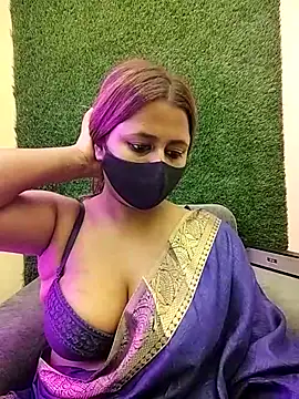 LoveLy-Soneya webcam
