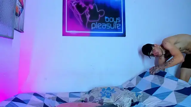 Pleasure_boys_hot webcam