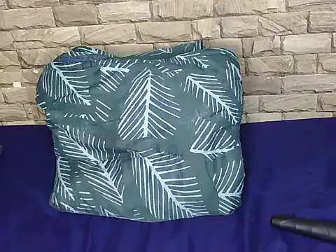 Sweethoneyglow webcam