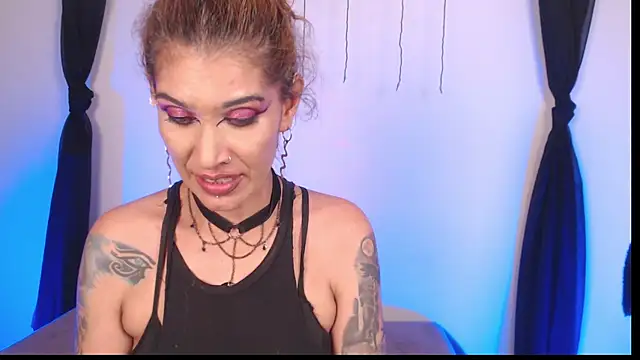 Agatha_Tenebris webcam