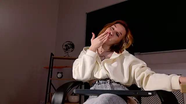 ClaireMathis webcam