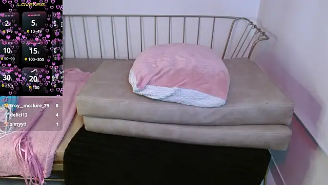 roxanne_vale - Roxanne_vale's free webcam - UK Sex Cams