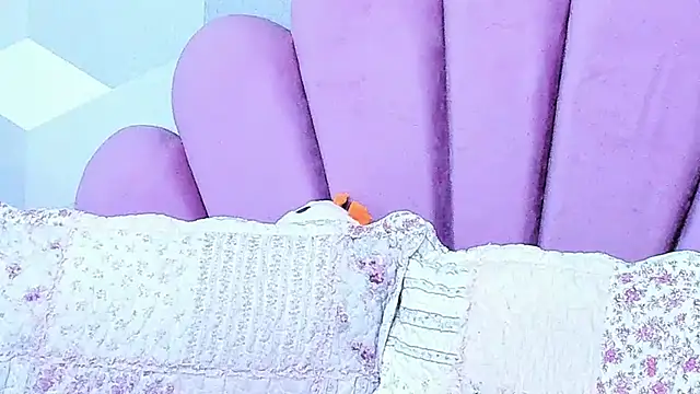 KylieMonnett webcam