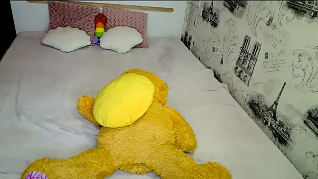 lovely-eyes webcam