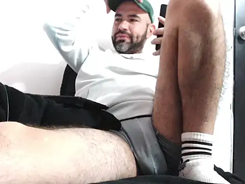 hairyandbigmann webcam
