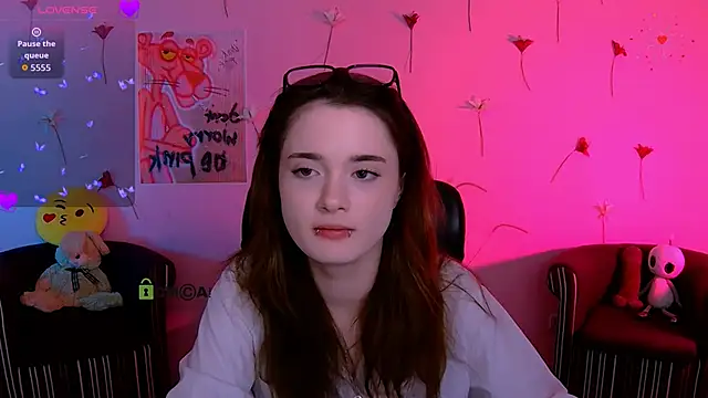 liana_kisses webcam