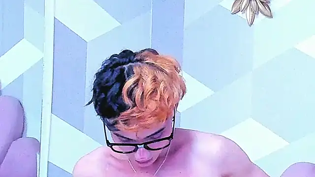 KylieMonnett webcam